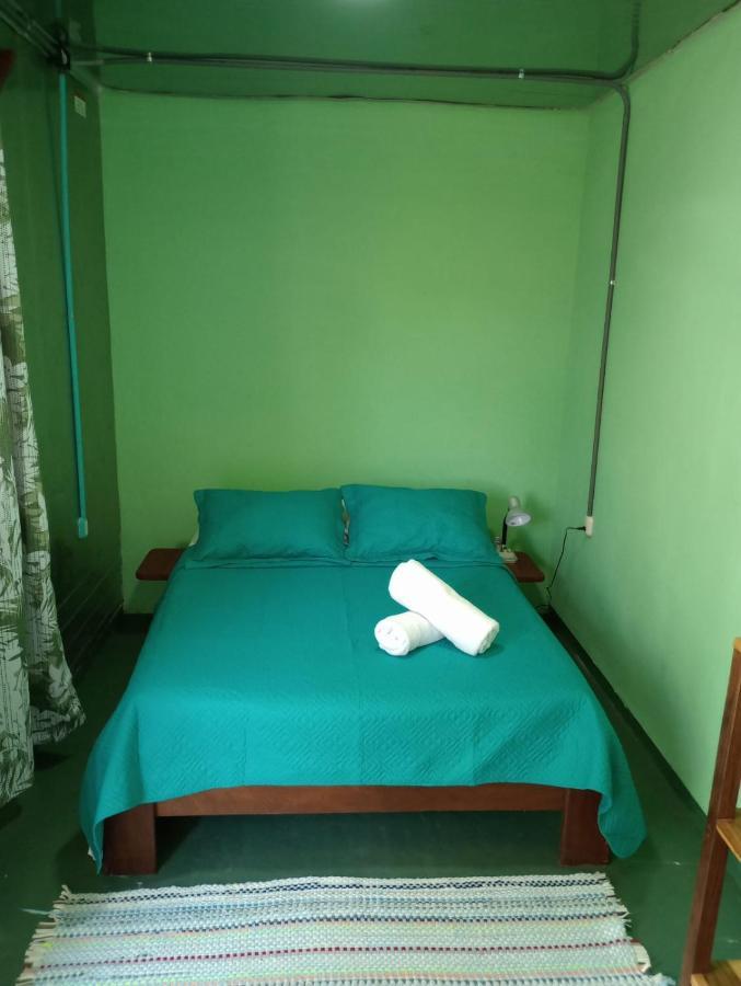 Container House Cahuita Hotel Exterior photo