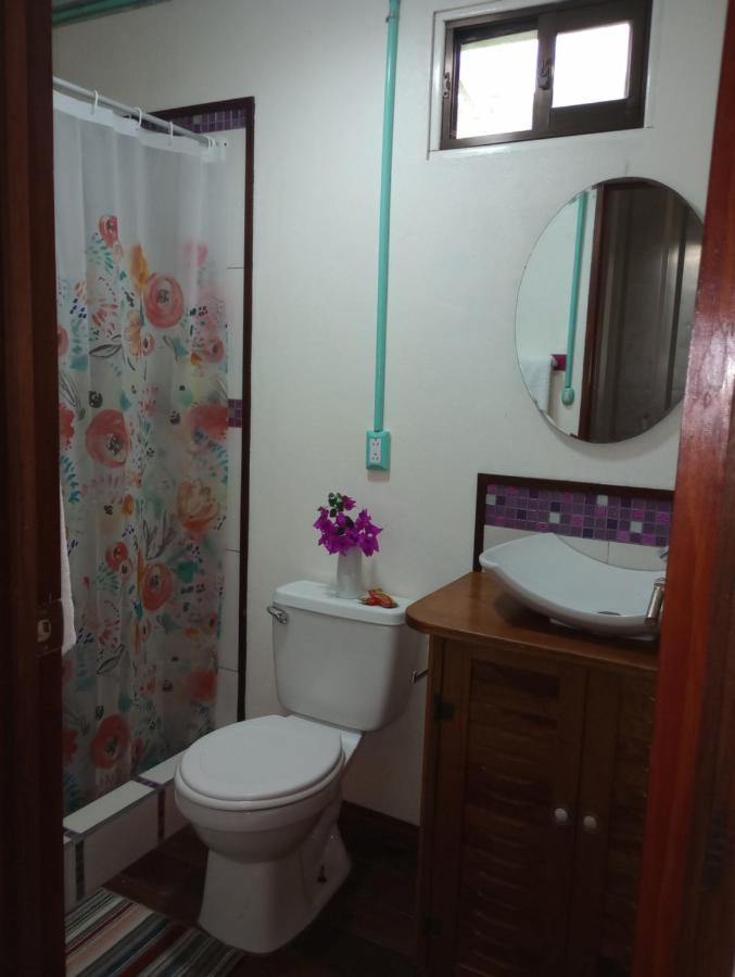 Container House Cahuita Hotel Exterior photo