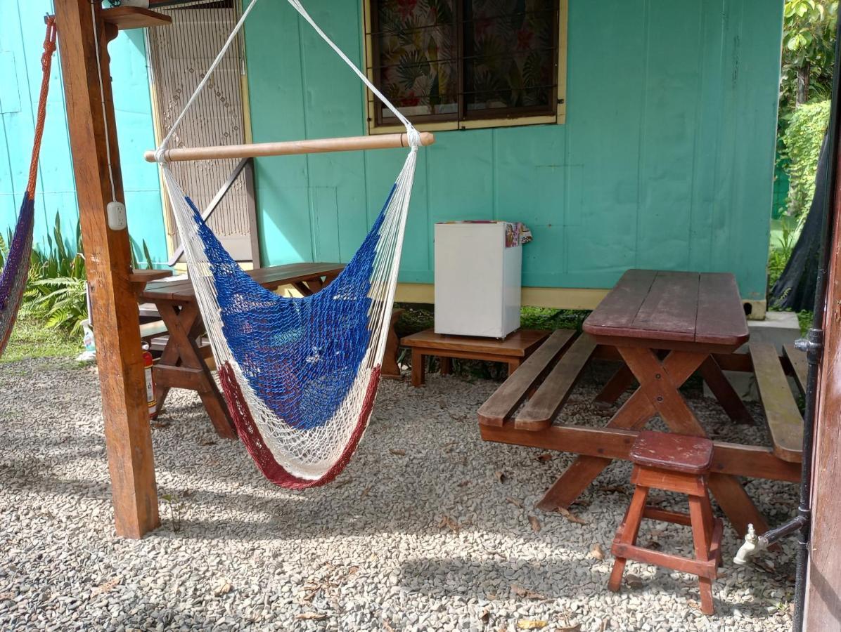 Container House Cahuita Hotel Exterior photo